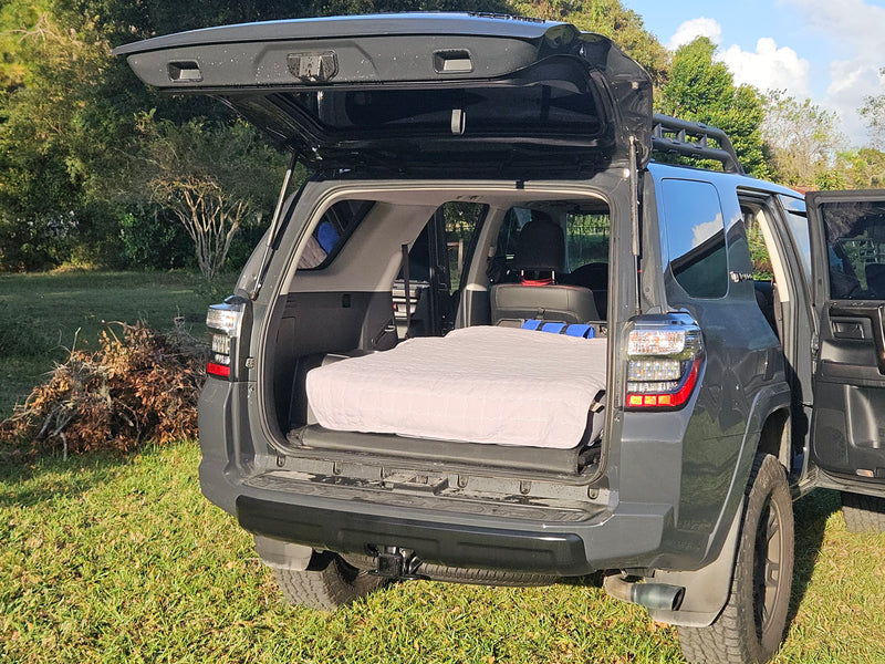Load image into Gallery viewer, 4Runner Vehicle Air Mattress + Fitted Sheet
